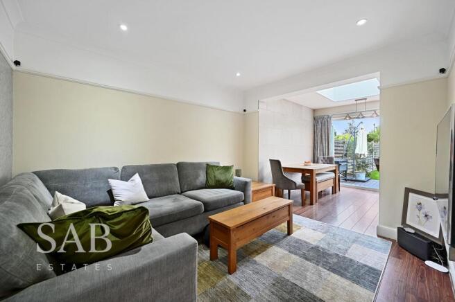 Marnham Crescent, Greenford, UB6 photo 4