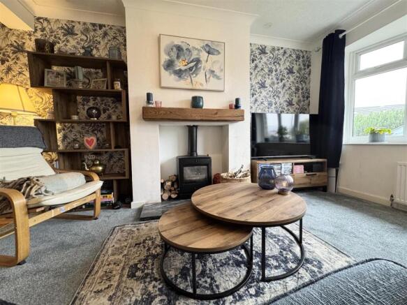 4 bed Semi-Detached for sale Image 7