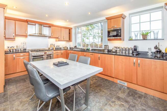 Kitchen/Breakfast Ro