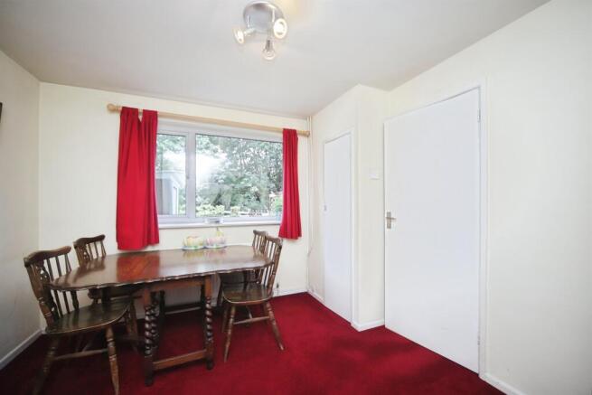 Laxton Close, Taunton photo 4