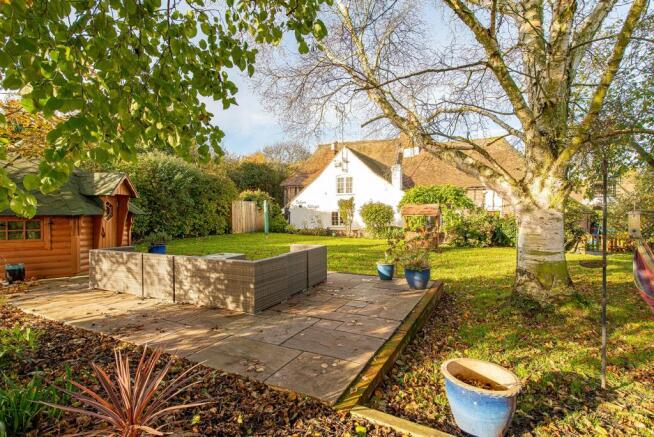 Bakers Cottage garden1.jpg