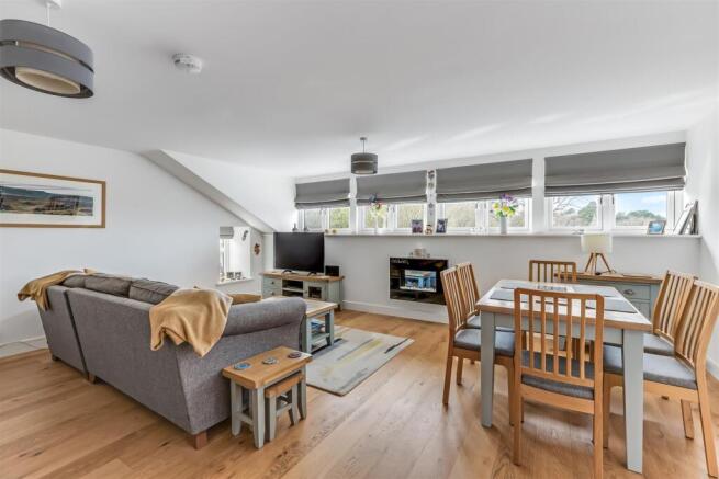 2 bed Apartment for sale Image 5