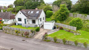 Bonair, Hillcrest, Helston TR13 8UN