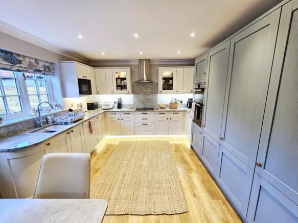 3 bed Detached for sale Image 5