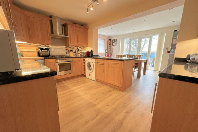 Kilmiston Drive, Portchester photo 2