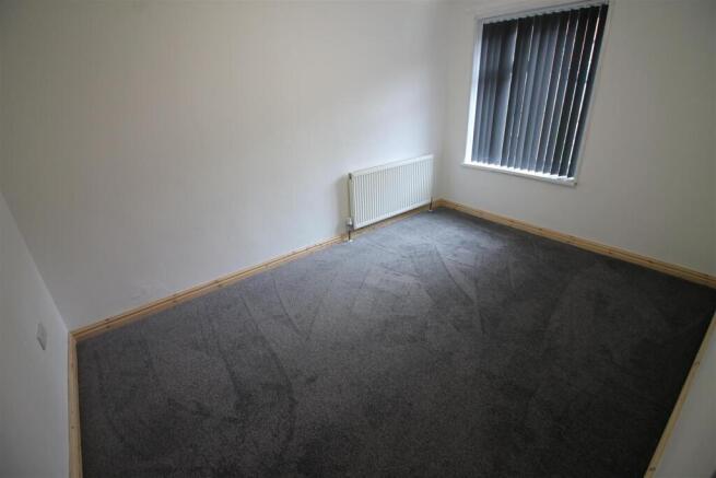 3 bed House to rent Image 4