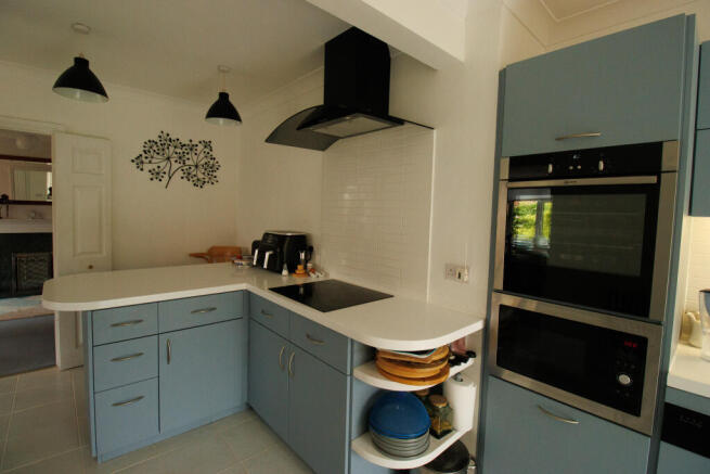 4 bed Detached Bungalow for sale Image 7