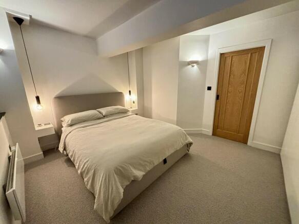 Bedroom 1 (2)