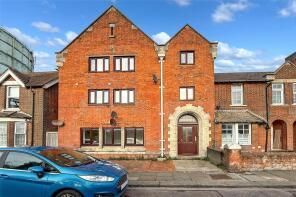 Flat 2, 77, Gloucester Road, Littlehampton BN17 7BS