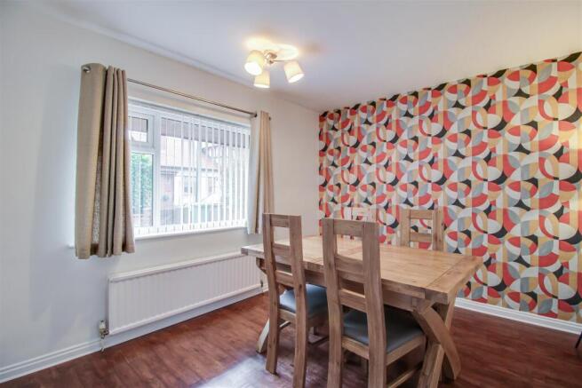 4 bed Detached Bungalow for sale Image 6