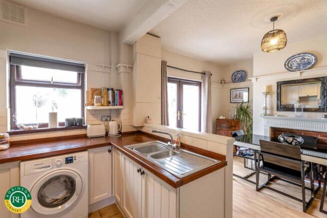 3 bed Terraced for sale Image 5