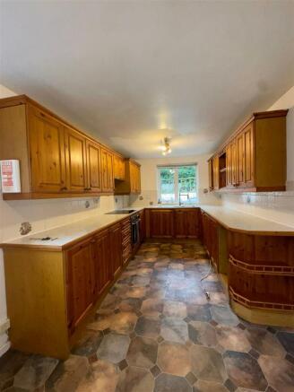 9 Stone Drive Kitchen.jpg