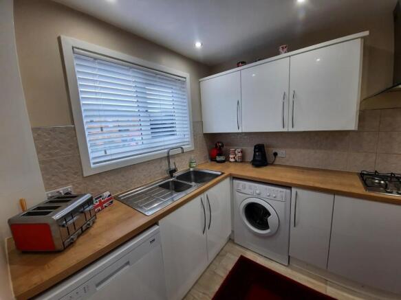 kitchen 1.jpg