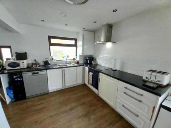 KITCHEN DINER
