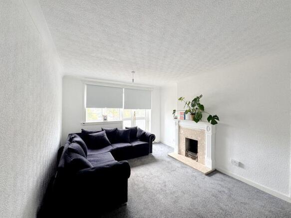 Berryknowes Road, Glasgow photo 2