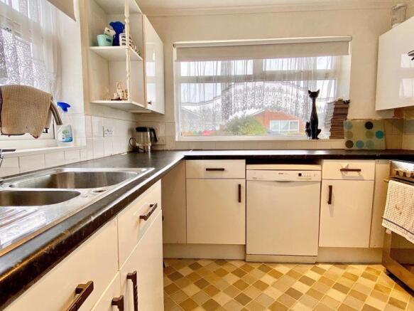 Kitchen (2)