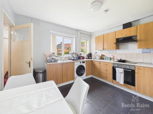 3 bed Semi-Detached for sale Image 6