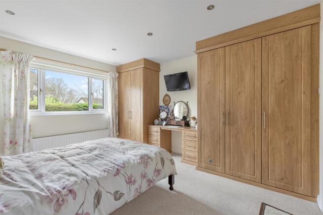 3 bed Detached Bungalow for sale Image 8