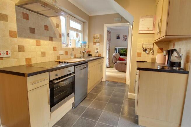 Kitchen (2).jpg