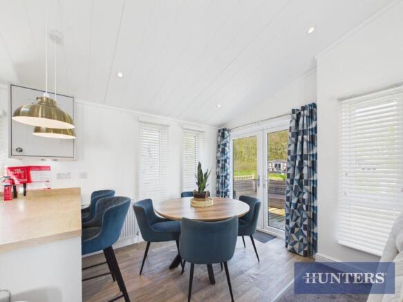 2 bed Park Home for sale Image 6