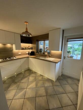 Kitchen: