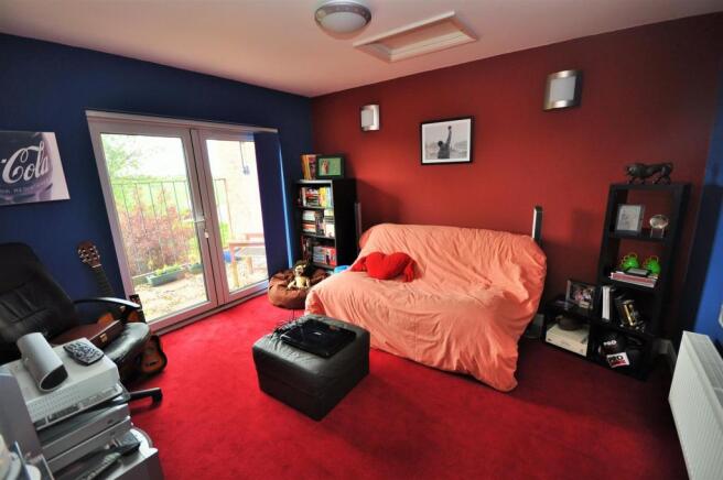 BEDROOM 2