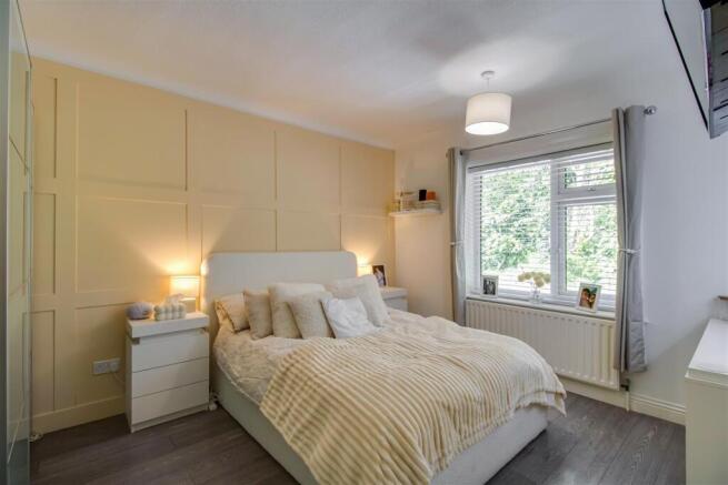 4 bed Detached for sale Image 12