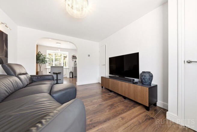 3 bed Detached for sale Image 7