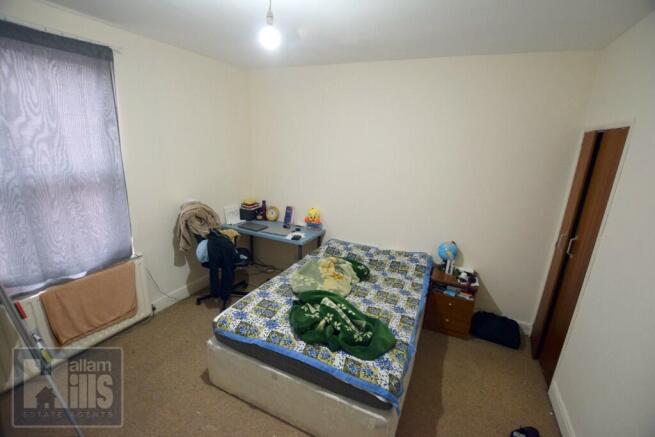 3 bed Terraced to rent Image 4