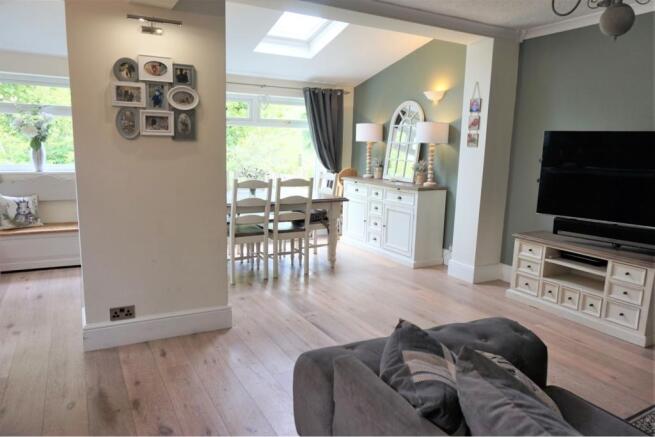 Lounge/Dining Room