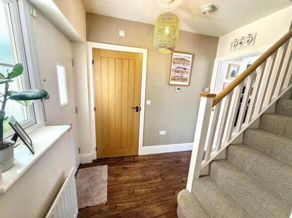 4 bed Detached for sale Image 10