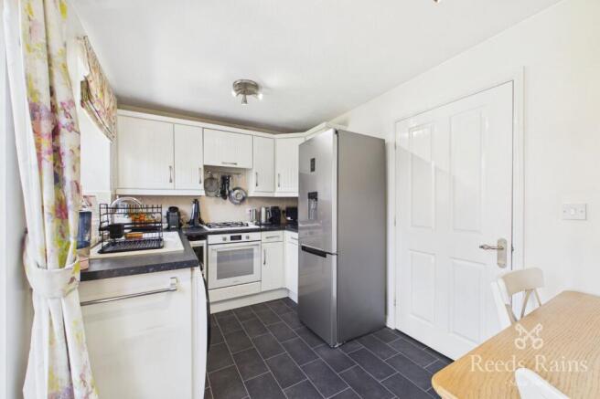 2 bed Semi-Detached for sale Image 5
