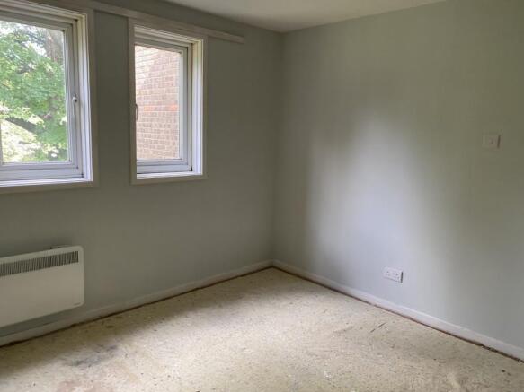 Bedroom 1 (2)