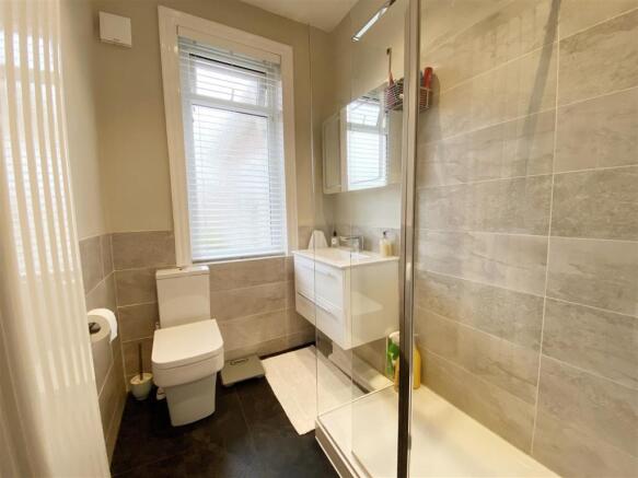 Shower Room pic 1.jpg