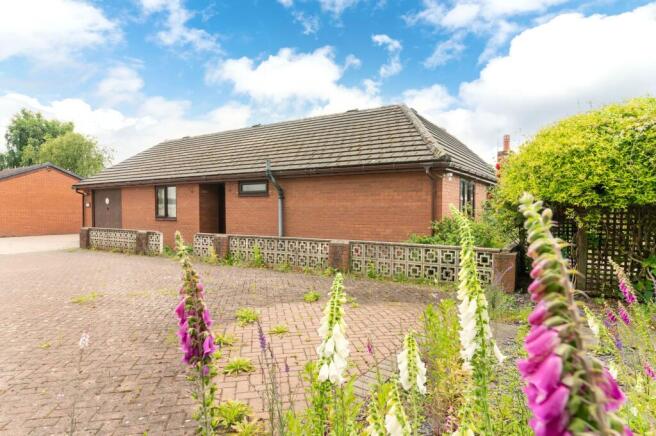 2 bed Detached Bungalow for sale Image 4