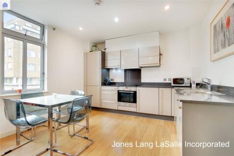 Salton Square London E14