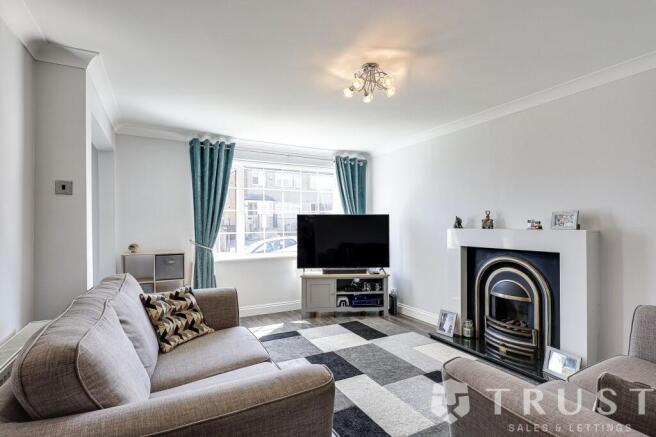3 bed Semi-Detached for sale Image 2