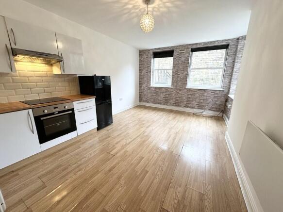 2 bed Apartment to rent Image 8