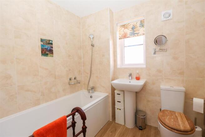 3 bed Detached for sale Image 7
