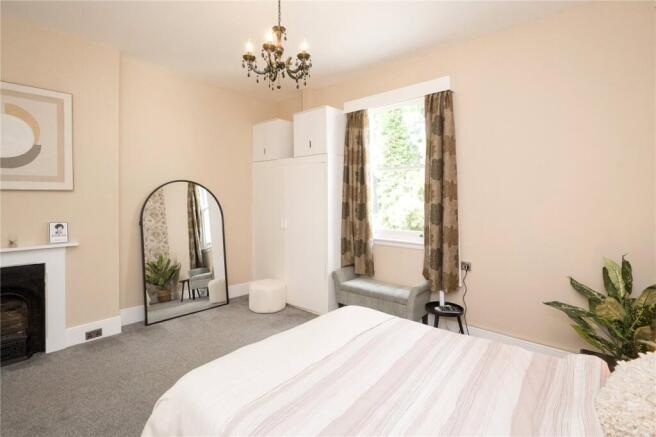 6 bed Detached for sale Image 10