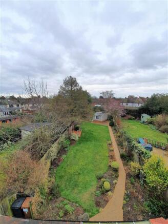7 Glenhurst Avenue - back garden 2.jpg