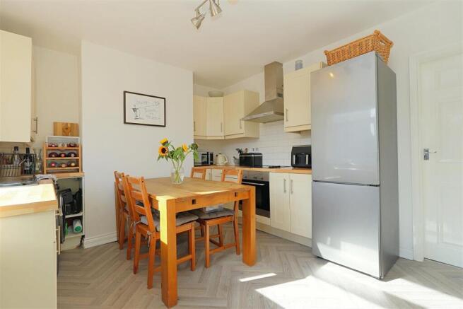 DINIGN KITCHEN