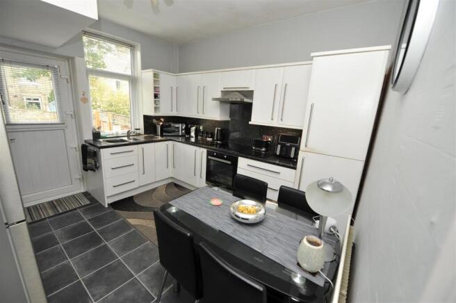 3 bed Terraced for sale Image 6