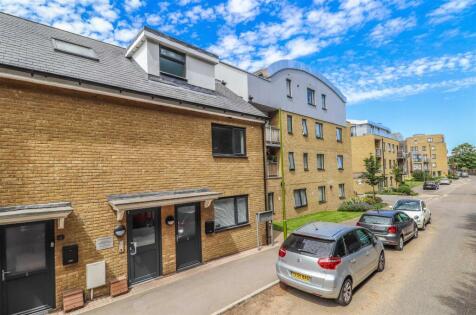 Smeaton Court, Hertford