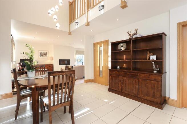Dining Area.jpg