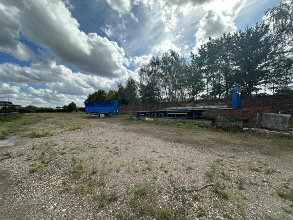 Land to rent Image 4
