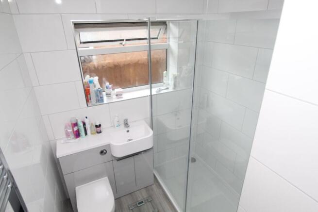 Family Shower Room / Wc