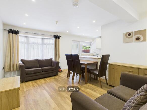 1 bed Apartment to rent Image 4