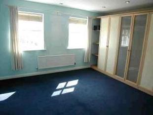 BEDROOM 1: