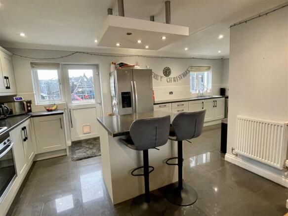 Kitchen/Breakfast Room